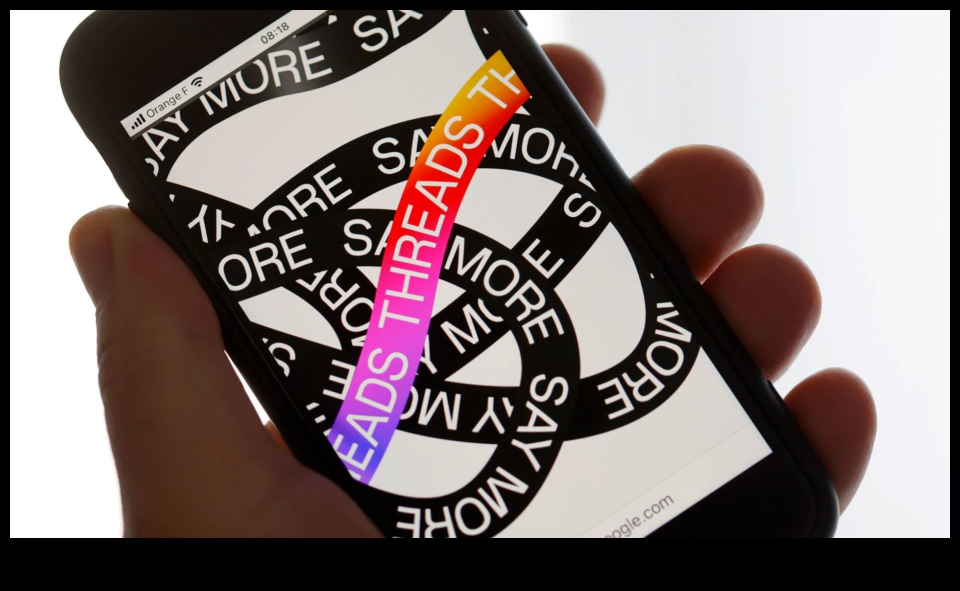 Sociālais audējs: savienojuma pavedieni digitālajā tīmeklī