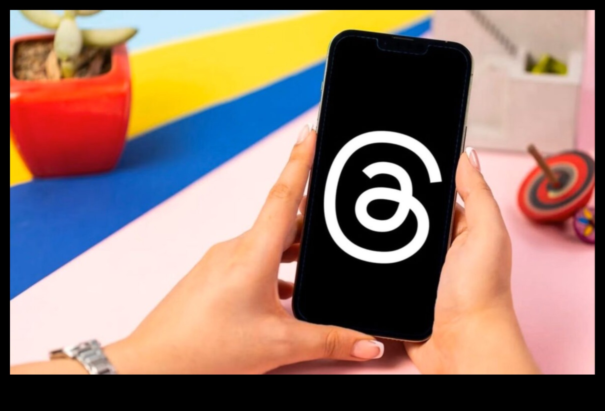 Sociālais audējs: savienojuma pavedieni digitālajā tīmeklī