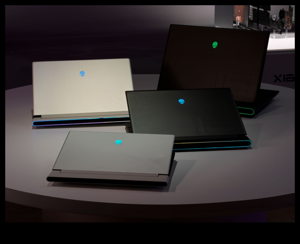 Tehnika atbilst tradīcijām: retro stila spēļu klēpjdatori ar modernām funkcijām