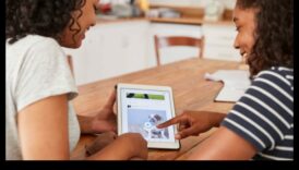 Sarunas satura telpā: attiecību veidošana, izmantojot digitālos medijus