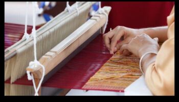 Sociālais audējs: savienojuma pavedieni digitālajā tīmeklī